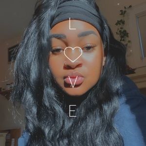 Meet your Posher, Alyssa